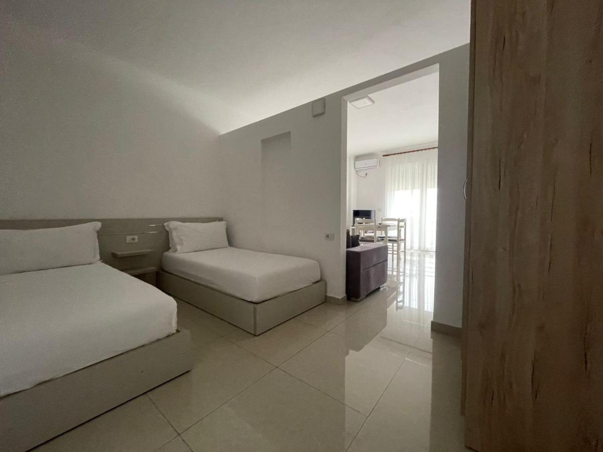 Kraal Apartments Vlore Bagian luar foto